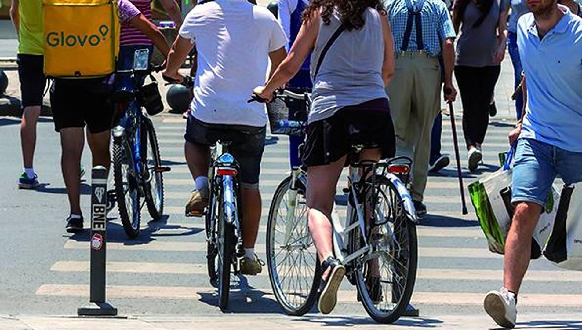 These are the cycling laws you should know in Spain to avoid fines and